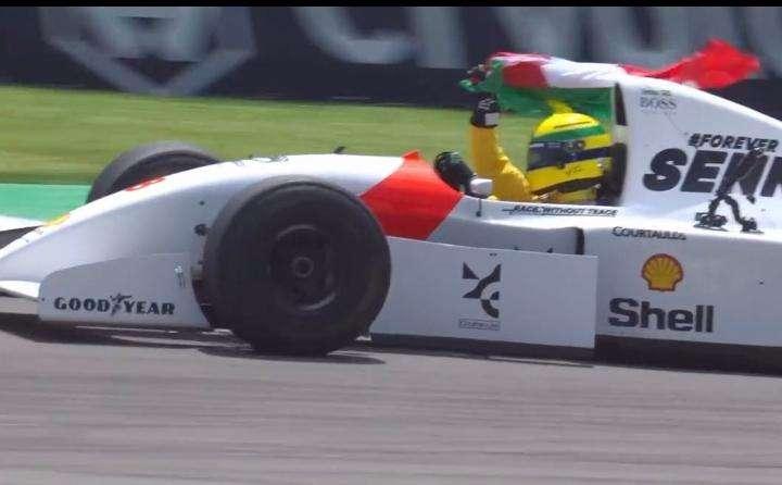 F1 | Vettel, che emozioni a Imola: l'omaggio a Senna e Roland