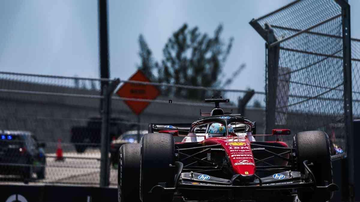 F1 | SQ2, Leclerc vola con la Ferrari. Out le Audi. Bearman prende bandiera