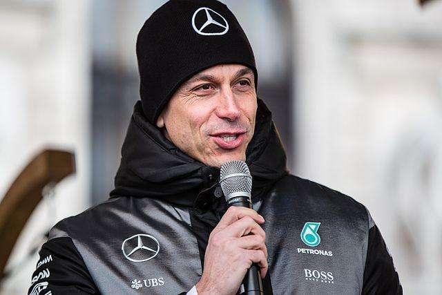 F1 | Mercedes, Wolff: "Verstappen resta una minaccia per il Mondiale"
