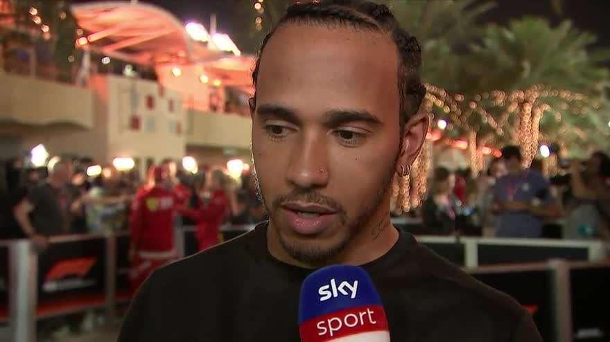 F1 / Hamilton si lamenta: poche 8 vittorie su 12. Alla Ferrari dice grazie, alla Red Bull i complimenti