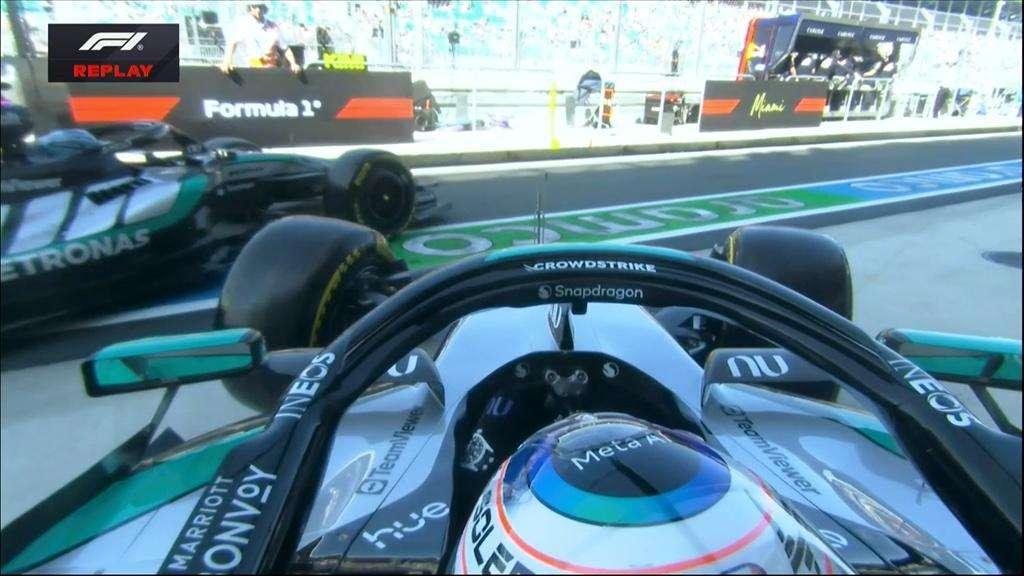 F1 | Mercedes rischia il patatrac ai box: quasi contatto tra Kimi e Russell