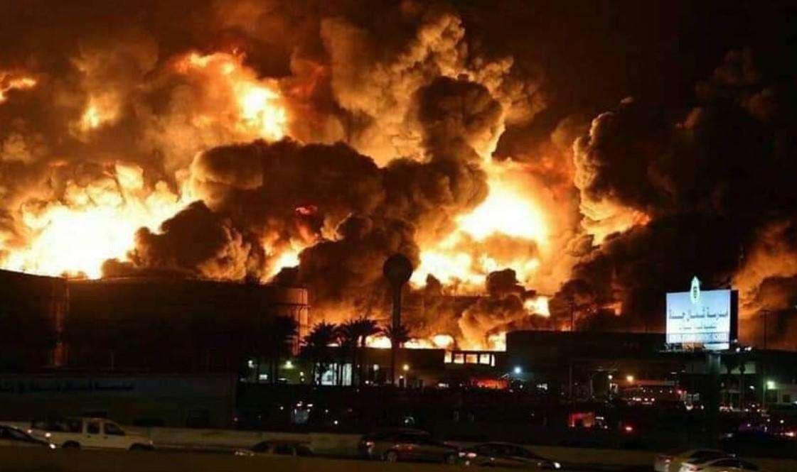 Formula 1 | Esplosioni e fiamme, la "calda" notte di Gedda in Arabia Saudita