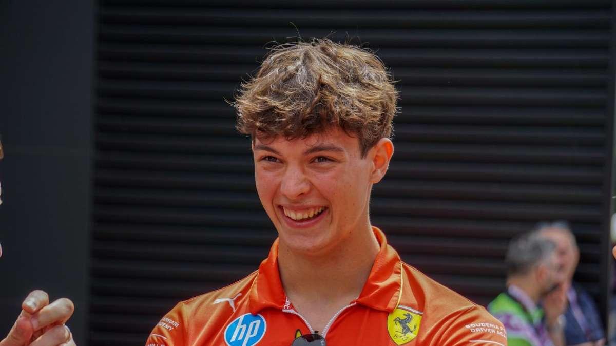 F1 | Bearman, troppe gare per essere un rookie: niente FP1 con Ferrari