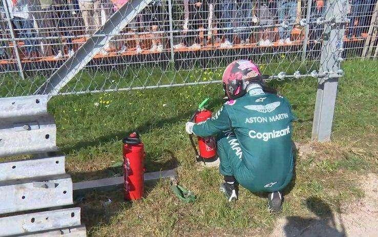 Formula 1 | Zandvoort, Vettel passione pompiere: motore in fiamme