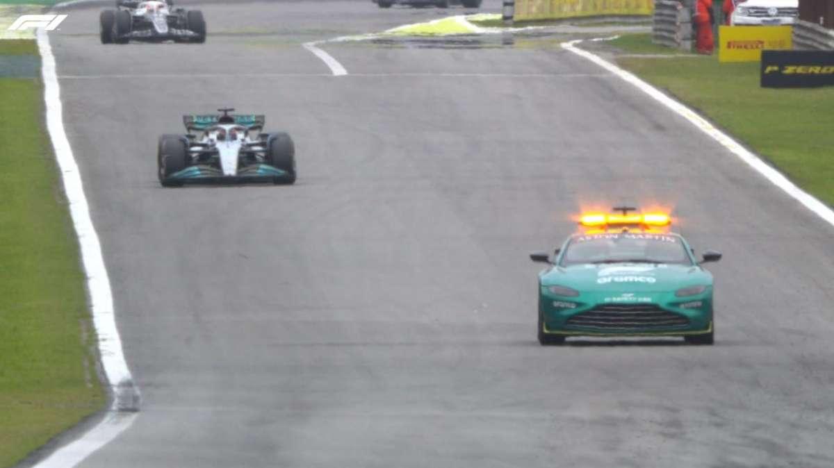 Diretta Formula 1 Brasile | Safety Car a -15 dalla fine! Russell via radio: "Cosa facciamo?"
