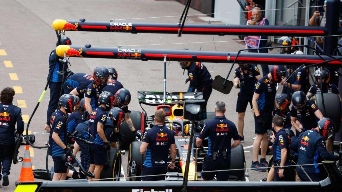 by courtesy of Pirelli