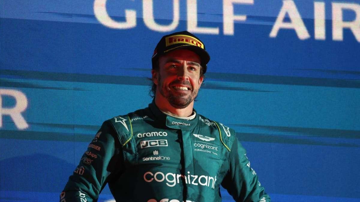 F1 | L'abbraccio tra Bortoleto e Alonso dopo la vittoria del titolo F2 2024