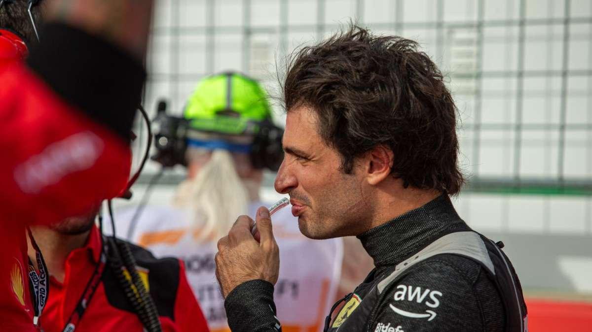 F1 | Sainz contro la FIA sul caso parolacce: "Ci impegneremo a non dirle"