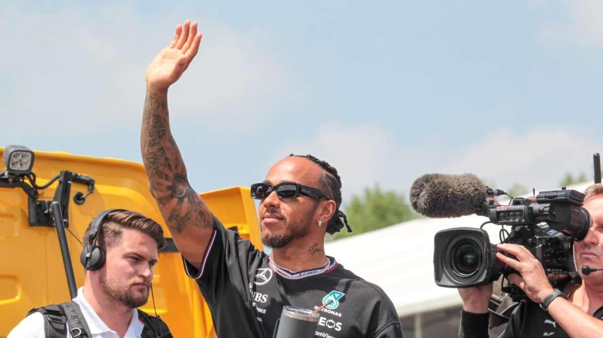 F1 | Hamilton ha già dimenticato Mercedes: testa solo alla Ferrari. Steiner: "Ormai..."