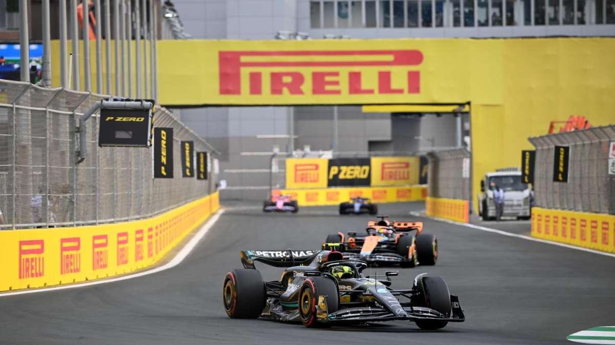 F1 | Mercedes, Hamilton si mangia le mani: "Il set-up...". Ma sulle Ferrari: "Fantastico noi davanti"