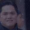 Thohir sfoglia l'album dei ricordi