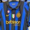 FOTO - La nuova maglia Home è già in esposizione nei negozi