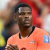 Van Hanegem consiglia Dumfries: "A Vinicius vanno pestati subito i piedi"