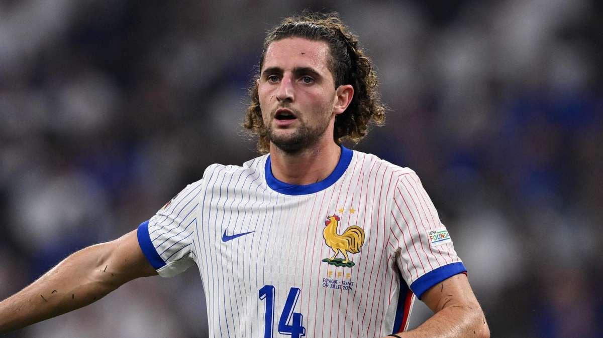 Rabiot-Juventus, siamo ai titoli di coda: oggi Giuntoli in conferenza annuncerà l'addio del francese