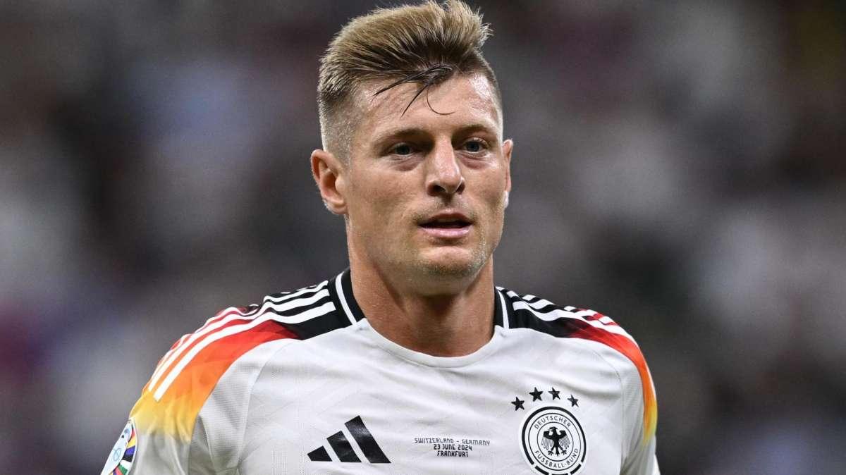 Kroos punge il Barça: "C'è chi può eliminarlo dalla Champions League, l'anno scorso è successo contro l'Inter"