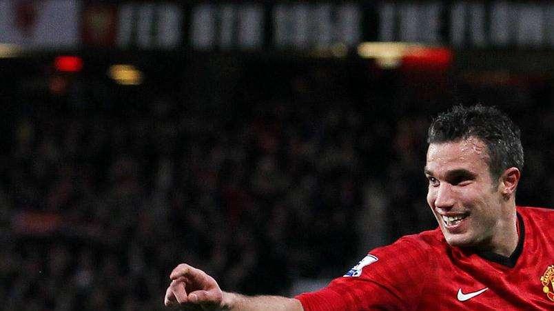 Sotto gli occhi di Ausilio e senza Vidic, Van Persie asfalta l'Olympiakos: 3-0 e United ai quarti di finale