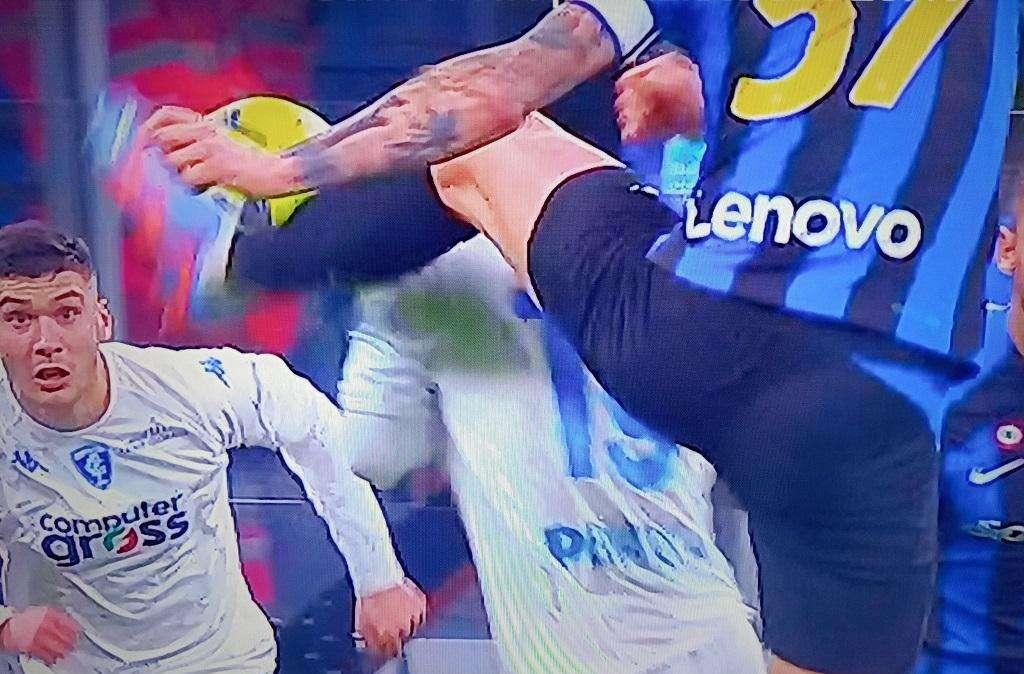 La moviola di Inter-Empoli - Rapuano, gestione cartellini cervellotica. Skriniar-Caputo: manca coerenza