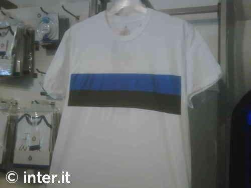 All'Inter Store una maglia per ricordare Facchetti 