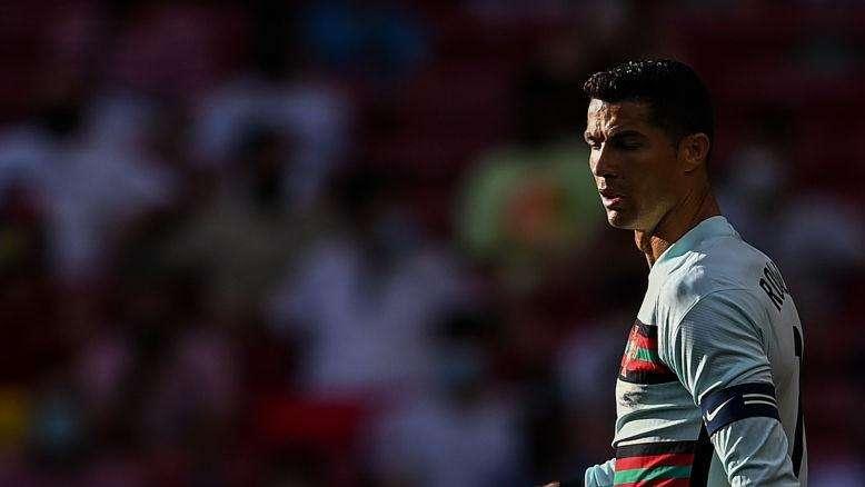 Mourinho, messaggio scherzoso per CR7: "Vada via dall'Italia e mi lasci in pace"