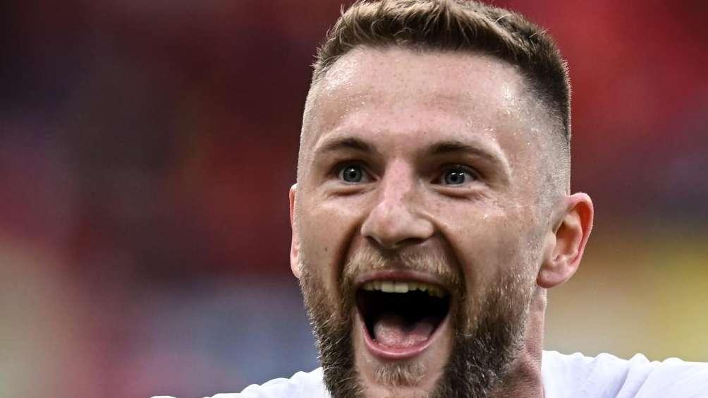 Corsera - Danilo in stand-by col Napoli, per Skriniar torna l'ipotesi Serie A coi partenopei