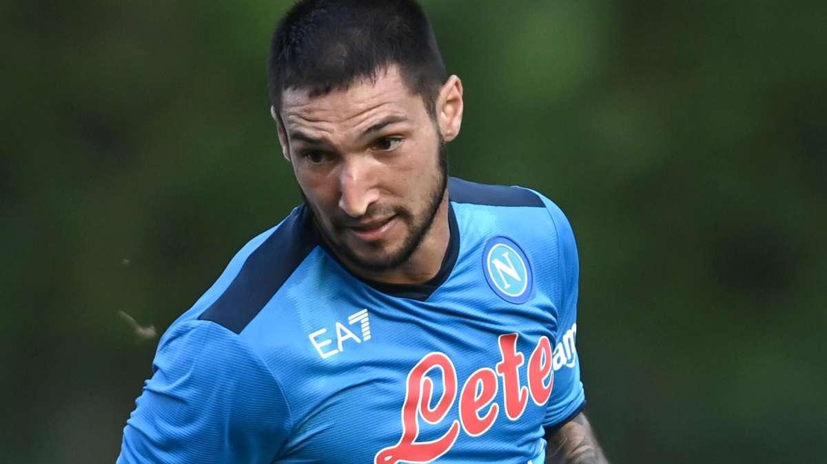 Napoli, si ferma Politano: distrazione del legamento peroneo astragalico anteriore destro
