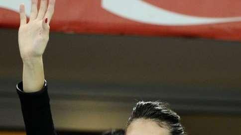 Carolina Cassano e le tre pere: "Un po' di frutta"