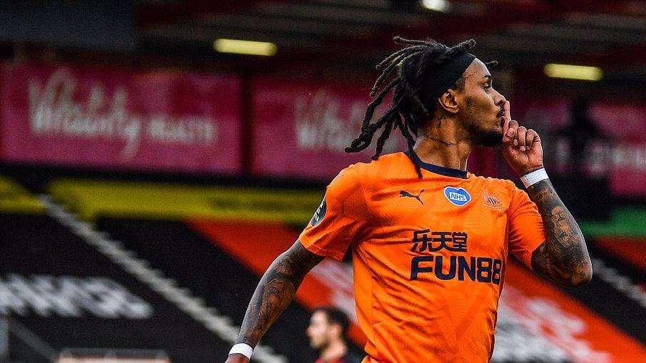 Il Newcastle fa visita al Manchester City: chance prestigiosa dal 1' per Lazaro 