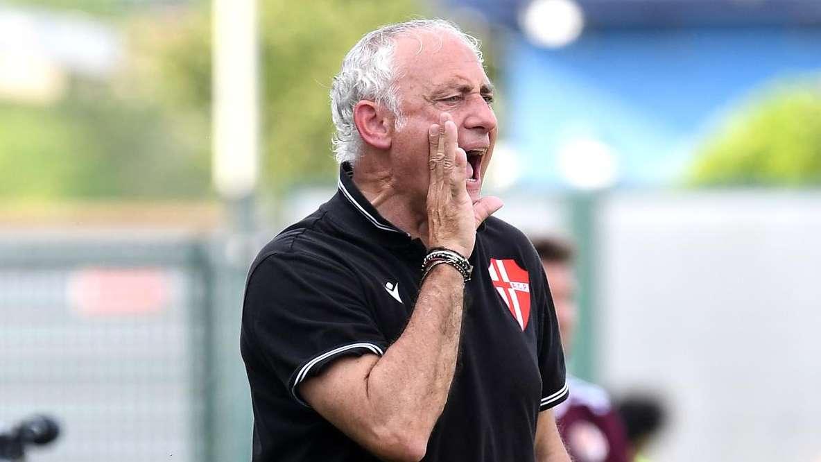 Mandorlini: "Inter non più favorita per il titolo, l'ago della bilancia si è spostato. Fiducia per il Barcellona"