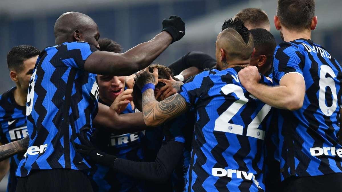 GdS - Verso il derby di Coppa: nessuno squalificato per Conte, D'Ambrosio e Vecino ancora out