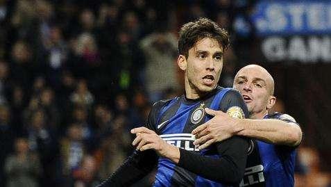 FcIN - Cambiasso, rinnovo fermo e richiesta speciale. Mal di pancia Ricky, ma...