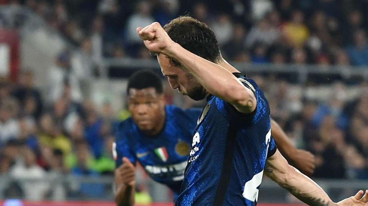 TS - Calhanoglu simbolo del centrocampo d'acciaio: che coraggio quel rigore
