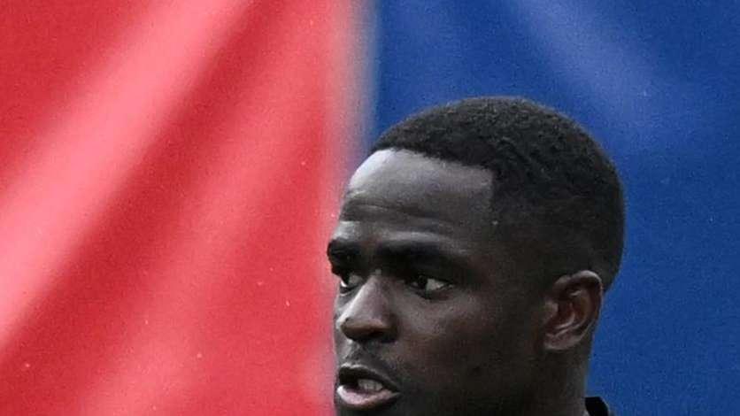 Qui Cagliari - Luvumbo out per l'Inter, obiettivo Monza. Nicola potrebbe riproporre il 3-5-2