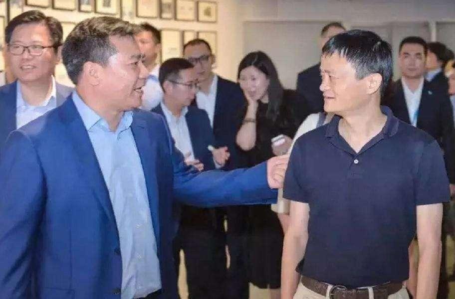 L'Orologio - Qual è il rapporto tra Suning e il fondo di Jack Ma? Ipotesi e correlazioni