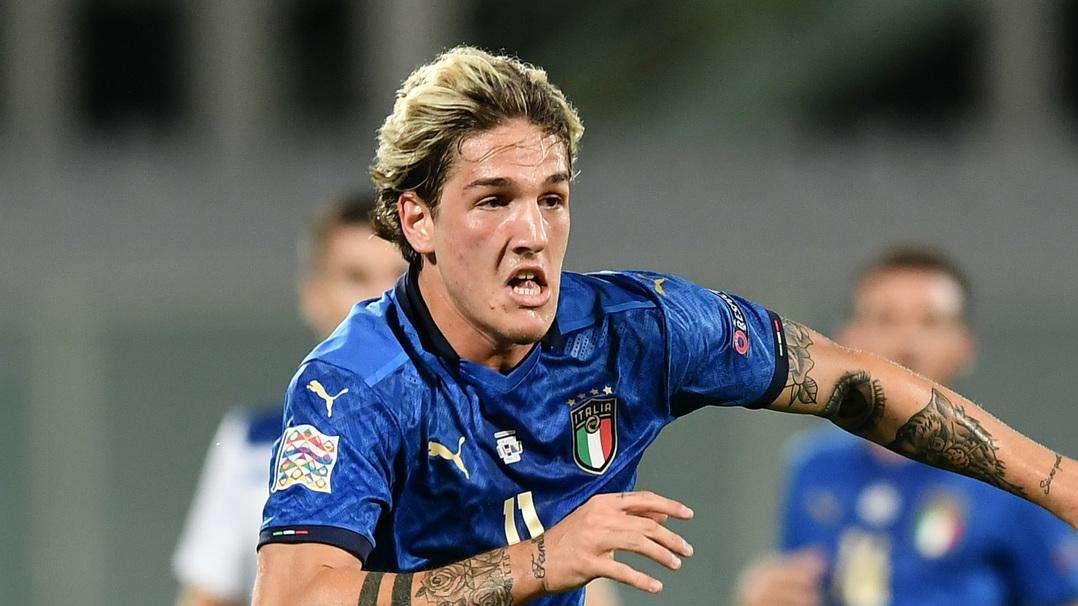 Zaniolo, la testa è sempre al ritorno in campo. Foto con un pallone: "Mi manchi"