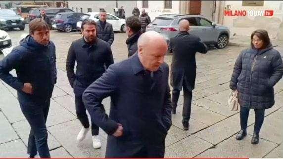 Milano saluta Emanuela Perinetti, figlia del dirigente Giorgio: Marotta presente al funerale