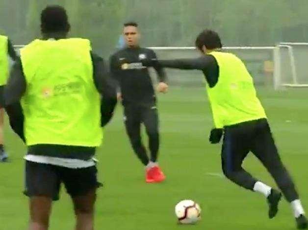 VIDEO - Verso Inter-Juve, Candreva scalda il destro: due gol fotocopia in partitella