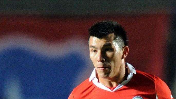 La Stampa - Inter su Medel e Chicharito: ecco il punto