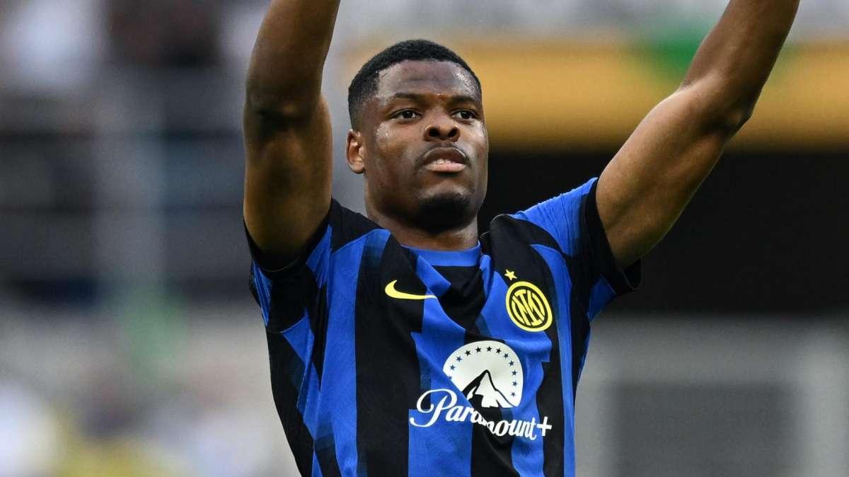 GdS - L'Inter vorrebbe proseguire con Dumfries, ma tornano di moda le alternative Holm e Dedic 