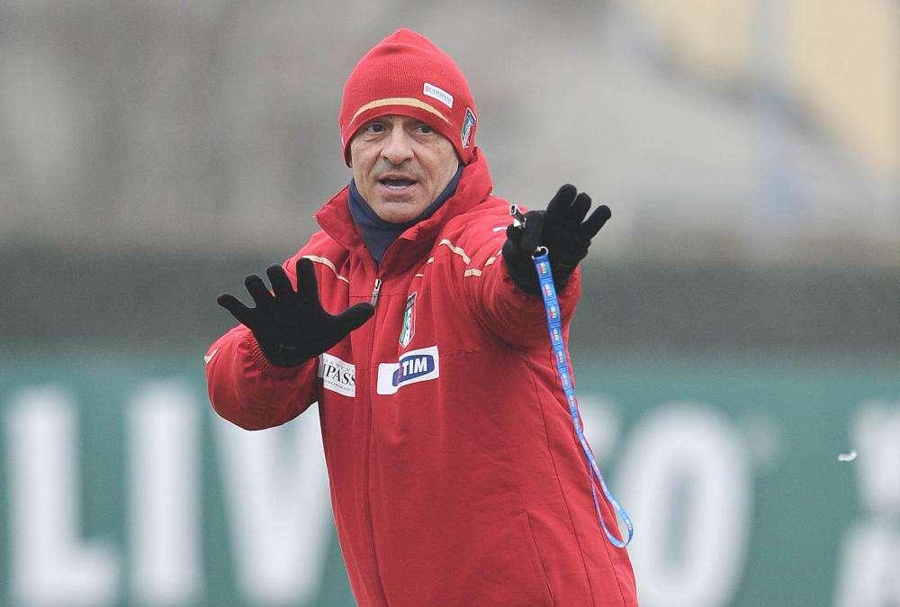 Prandelli fa un passo indietro: "Vinca il migliore"