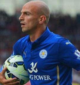 Leicester ko a Swansea, ma che errore Cambiasso!