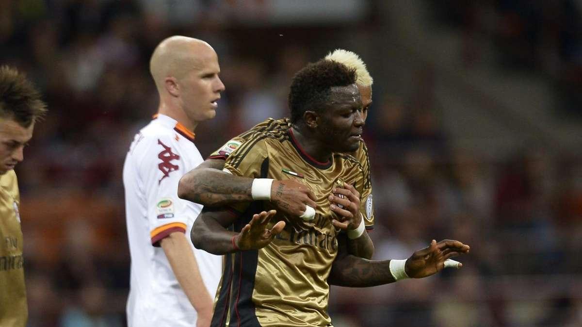Muntari choc: blocca l'arbitro ma si becca un rosso