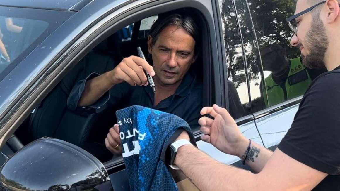 VIDEO - Simone Inzaghi si dedica ai tifosi ad Appiano Gentile 