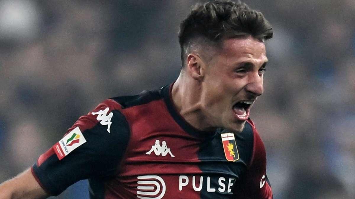 Pinamonti cuore Genoa, rimontati due gol al Bologna. Finisce in parità tra Como e Parma