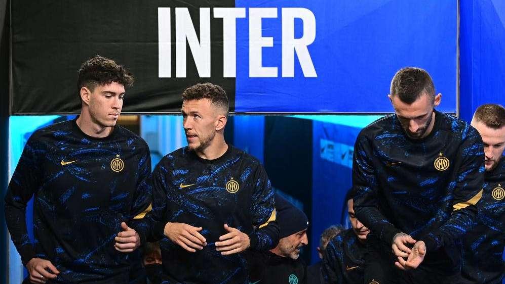 CdS - Bastoni saluta e 'salva' 4 big. Handa firma, Perisic scarta la Juve, Skriniar rinnova