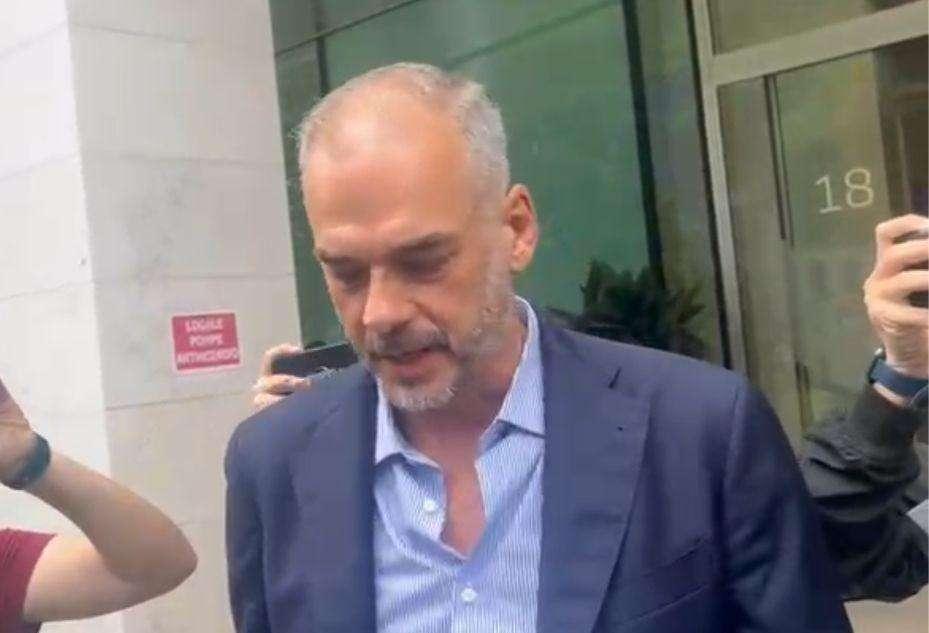VIDEO - L'agente di Provedel lascia la sede dell'Inter: secco no comment