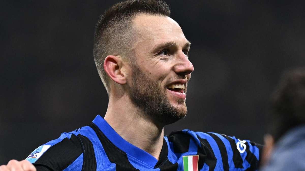 Sky - Inter-Feyenoord, riposa anche Acerbi: De Vrij sta bene e giocherà dal 1'. Calhanoglu confermato in regia