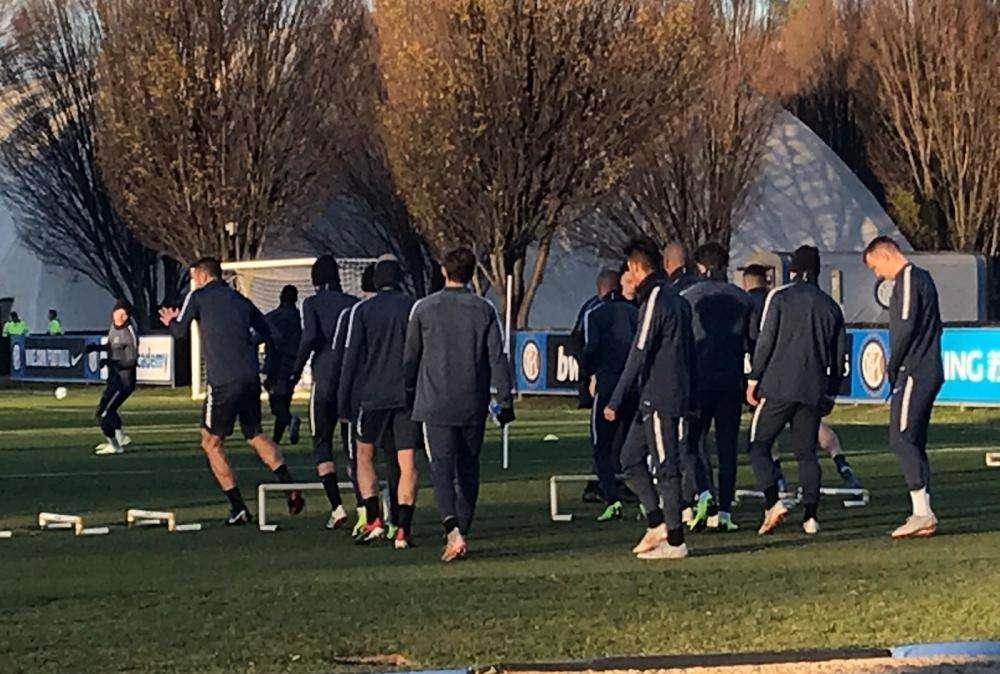Sky - Allenamento terminato: Nainggolan in gruppo, fuori Miranda