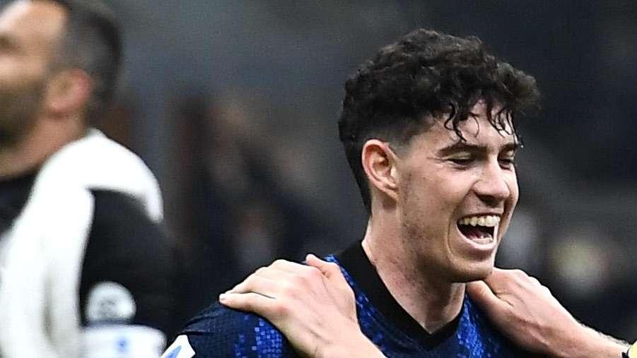 GdS - Bastoni c'è: contro il Cagliari Simone Inzaghi potrà riproporre dopo oltre due mesi il suo once de gala