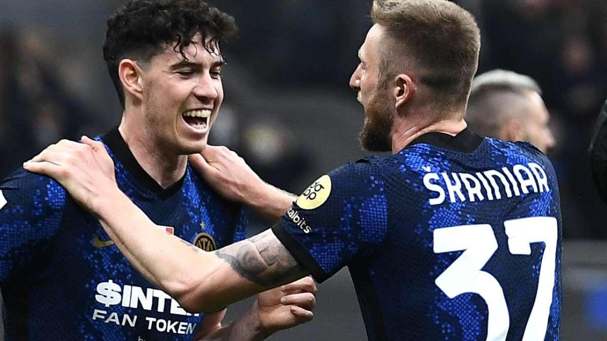 Sky - Bastoni e Skriniar i più "cercati", la difesa dell'Inter cambierà volto. Tutti gli scenari
