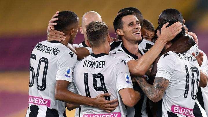 Roma, la Champions si allontana: l'Udinese passa (2-0) all'Olimpico 
